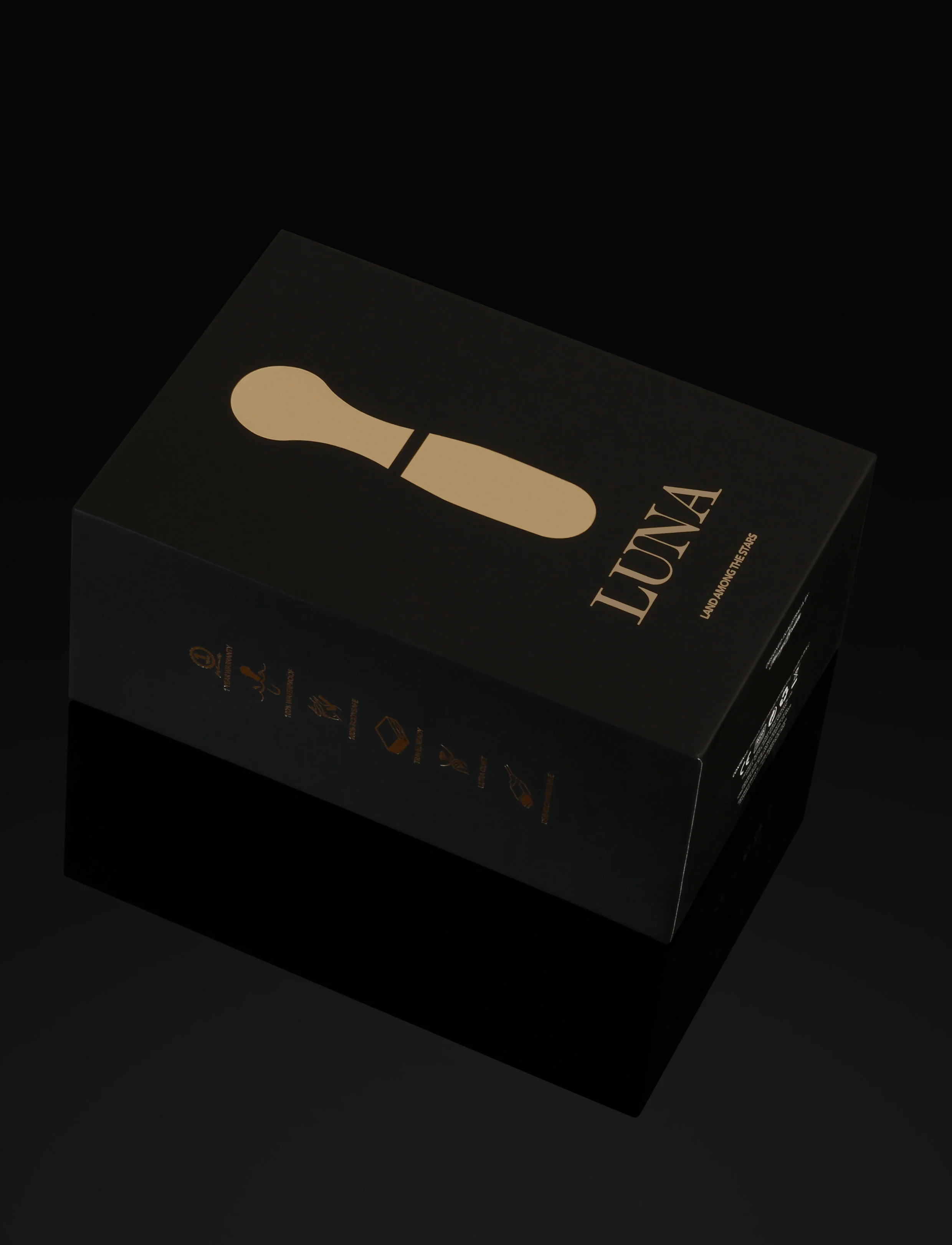 7767-luna-3.webp Luna